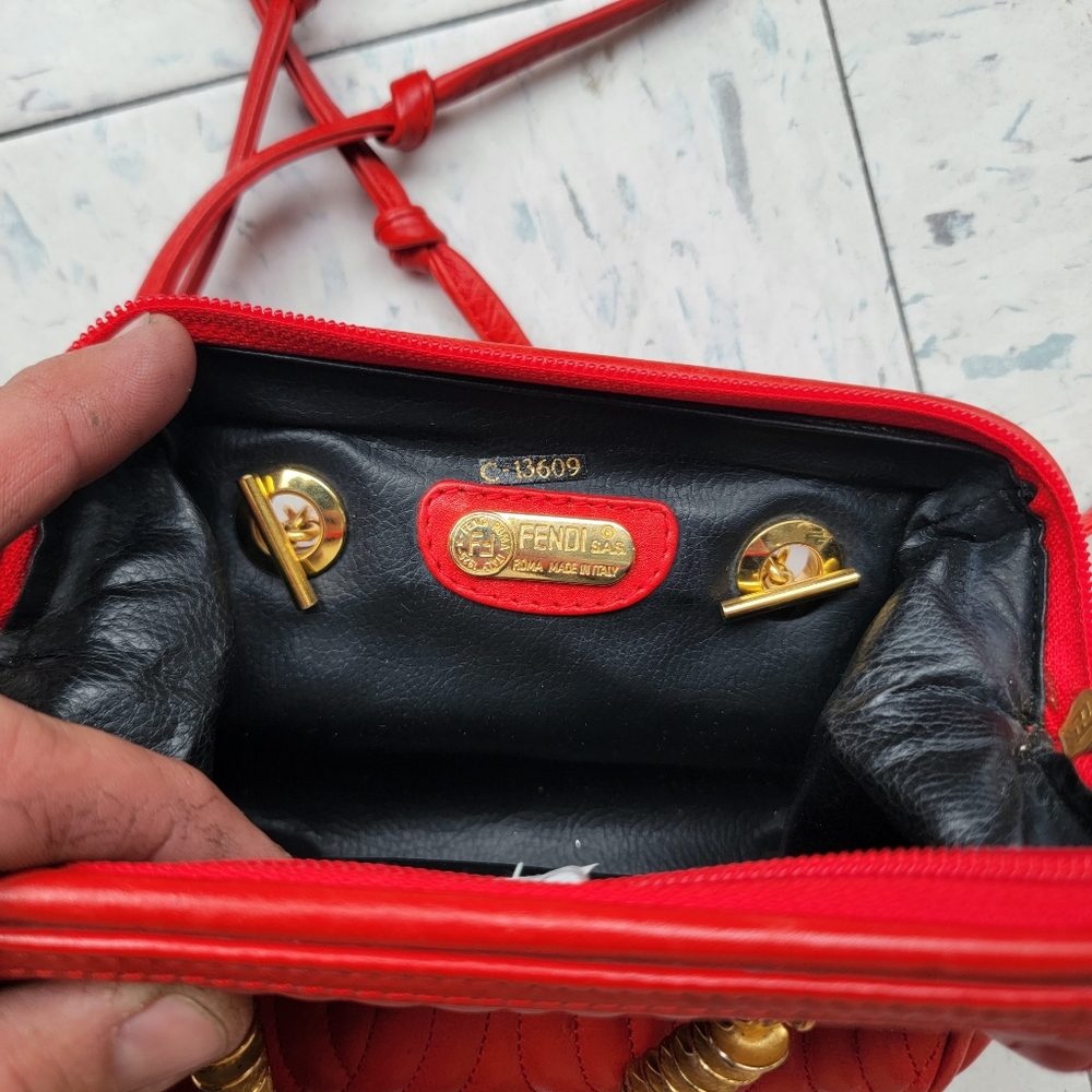 Fendi Shoulder Bag Red Leather Textured Brass Spiral Accents Authentic Purse Vtg - Picture 5 of 10